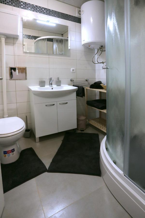 אוסילק Studio Apartman Ana מראה חיצוני תמונה